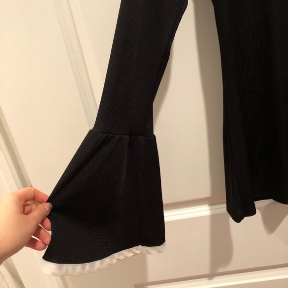 Zara crewneck long bell sleeve blouse - Picture 3 of 6